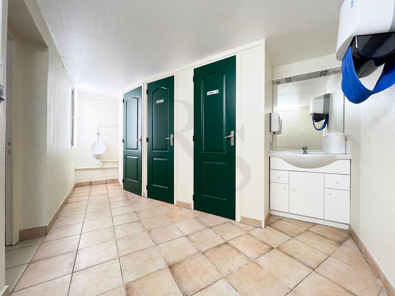 Local commercial - 52 m² - 2 pièces