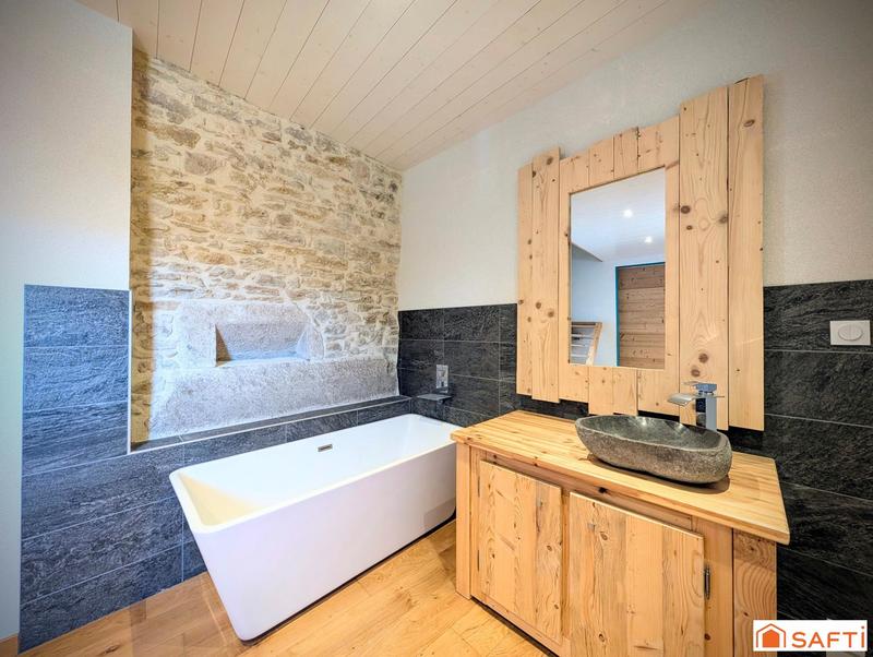 Maison - 227 m² - 10 pièces