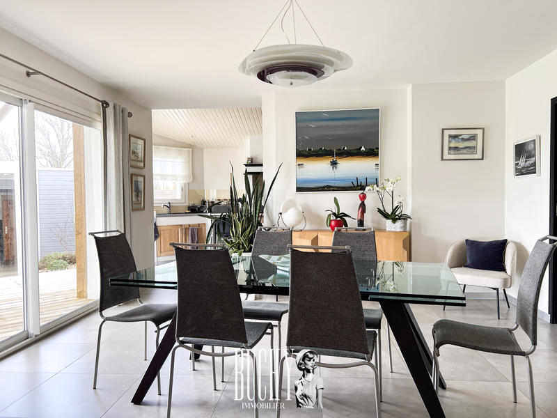 Maison - 215 m² - 7 pièces