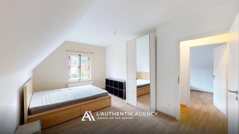 Maison traditionnelle - 192 m² - 7 pièces