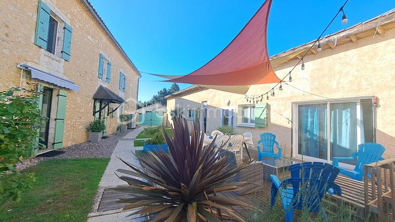 Maison chambre d'hôtes - 340 m² - 8 pièces