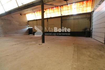 Entrepôt - 230 m²