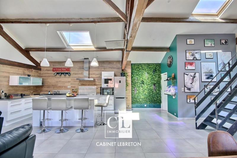 Loft - 174 m² - 4 pièces