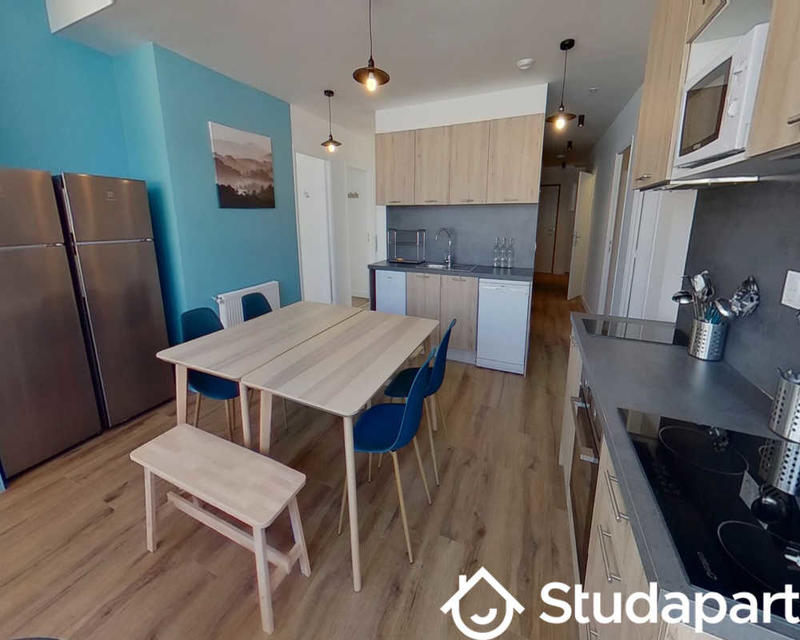 Chambre - 170 m² - 1 pièce