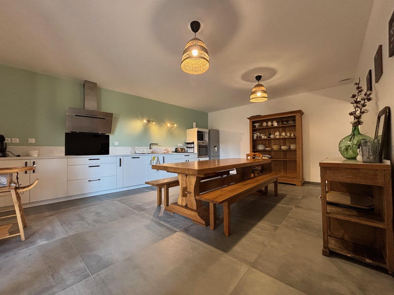 Maison - 180 m² - 4 pièces