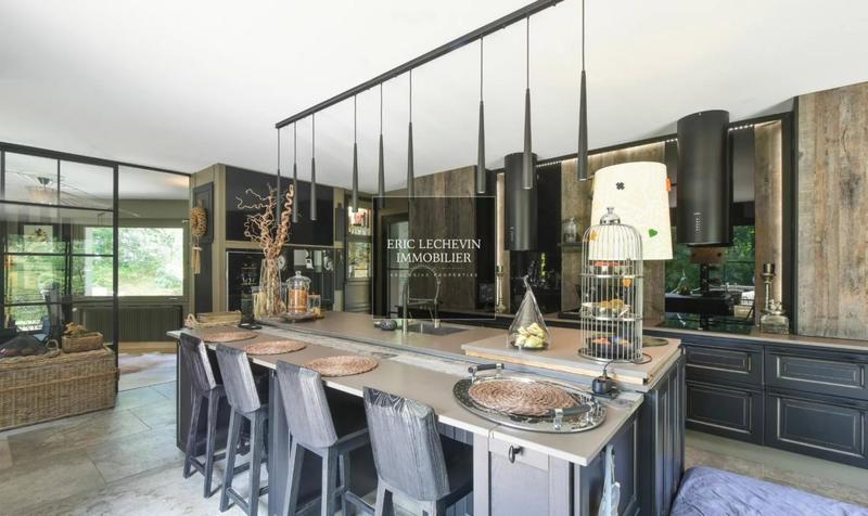 Villa - 370 m² - 16 pièces