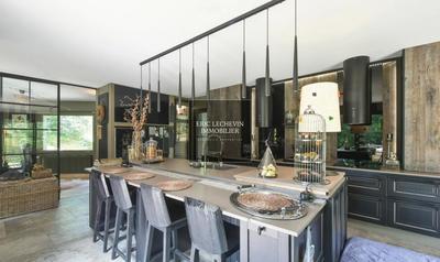 Villa - 370 m² - 16 pièces