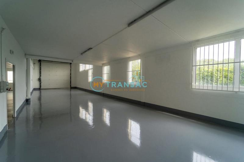 Local d'activité / Entrepôt - 222 m²