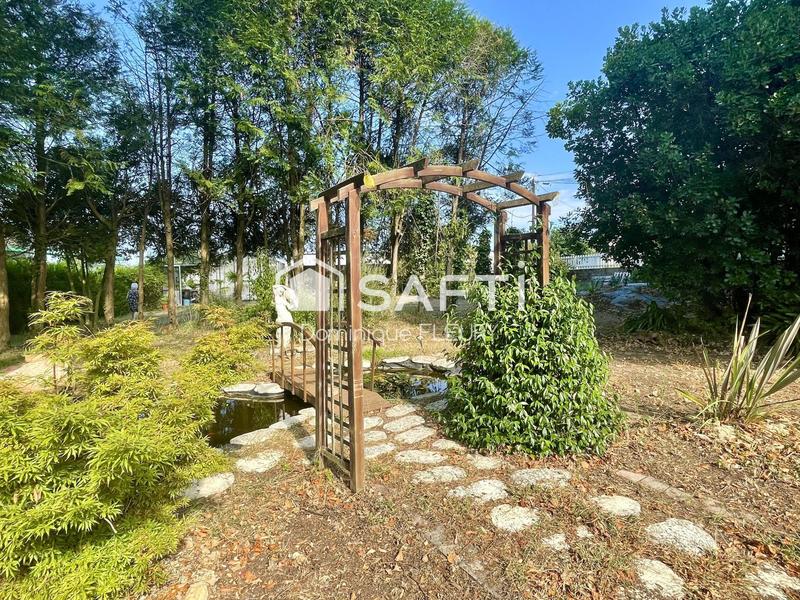 Maison - 252 m² - 8 pièces