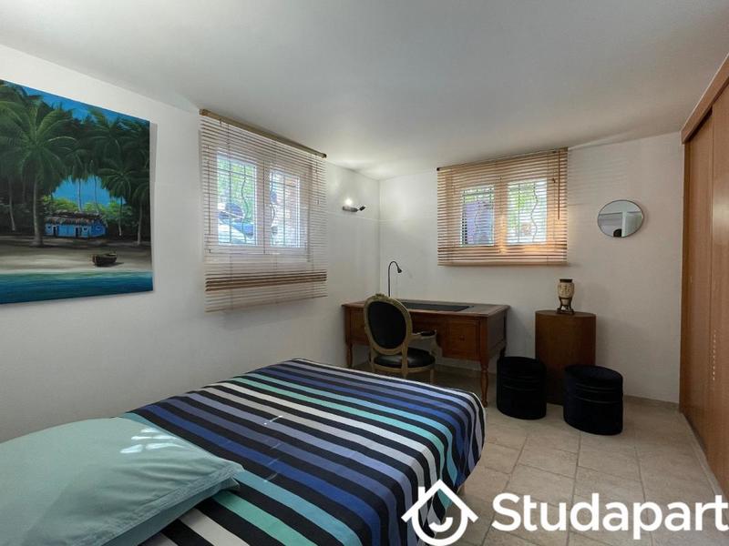 Chambre - 12 m² - 1 pièce