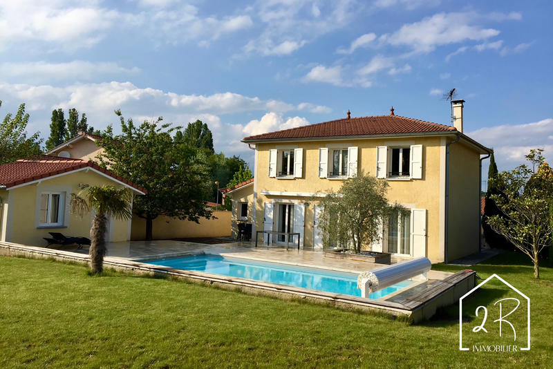 Maison - 140 m² - 5 pièces