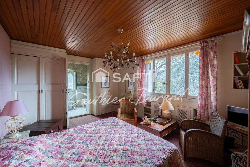 Maison - 421 m² - 14 pièces