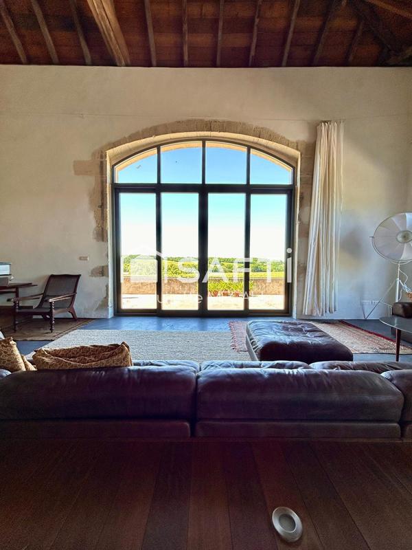 Maison - 450 m² - 6 pièces