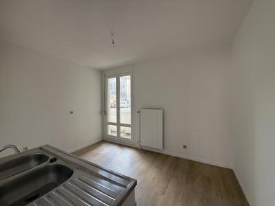 Appartement ancien - 66 m² - 3 pièces