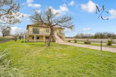 Maison - 233 m² - 8 pièces