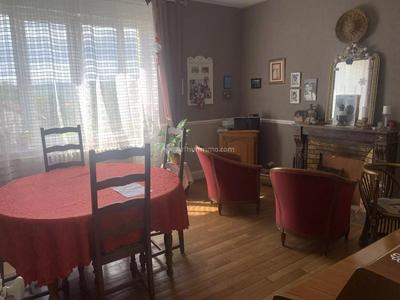 Maison - 185 m² - 10 pièces