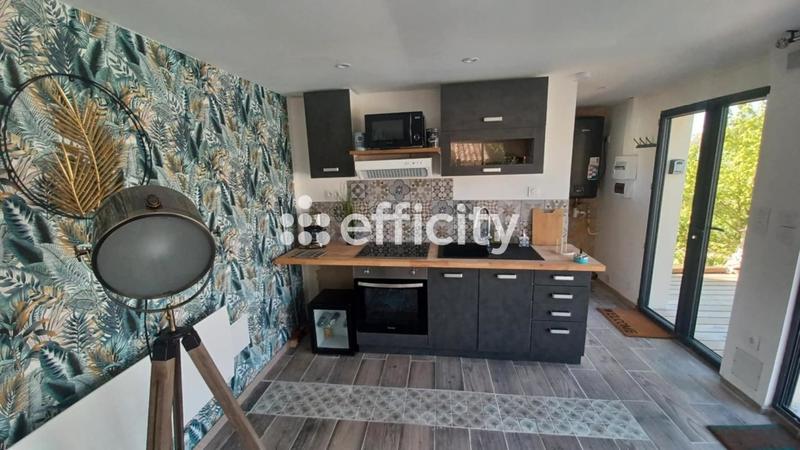 Maison - 470 m² - 10 pièces