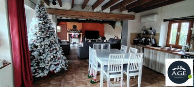 Maison - 174 m² - 8 pièces