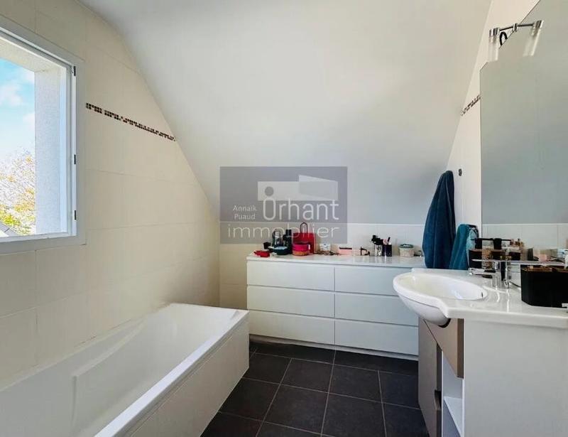 Maison - 95 m² - 6 pièces