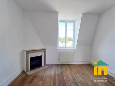 Appartement - 112 m² - 4 pièces