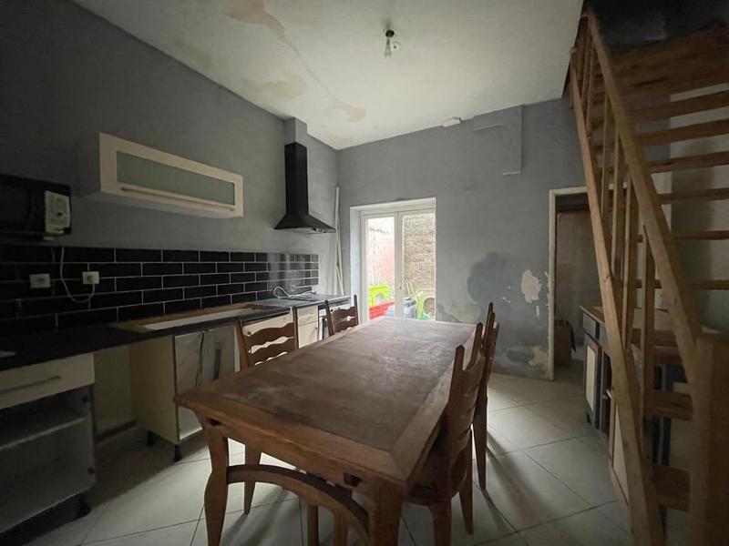 Maison - 90 m² - 5 pièces