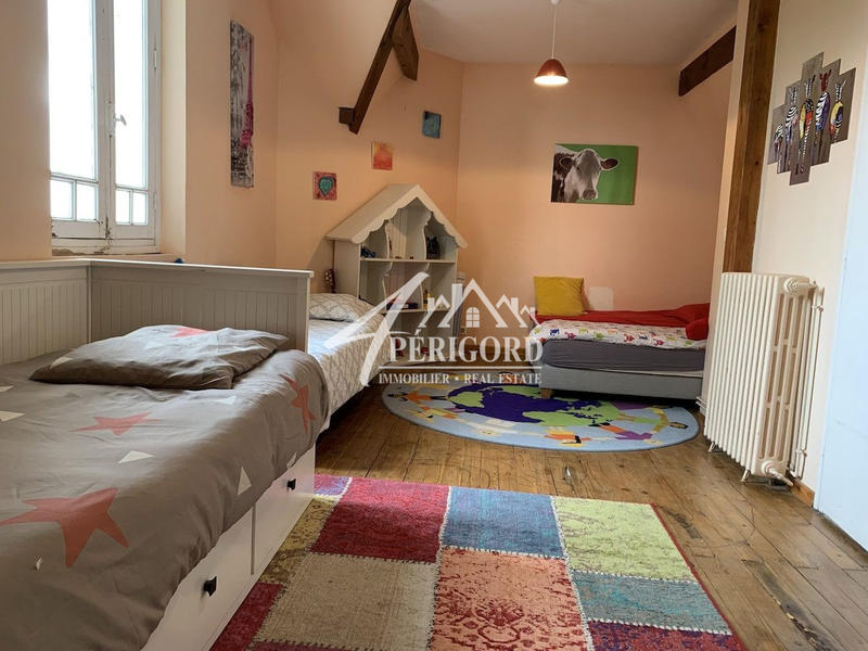 Maison - 250 m² - 12 pièces