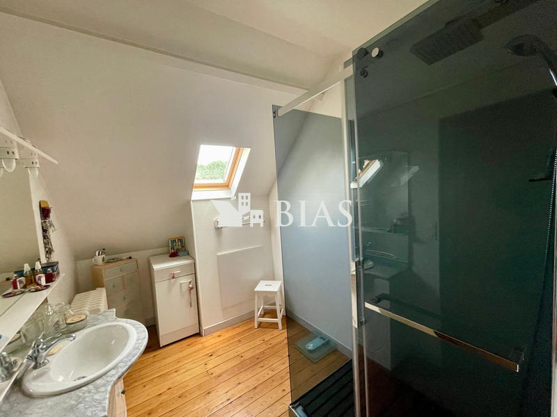 Maison - 236 m² - 7 pièces