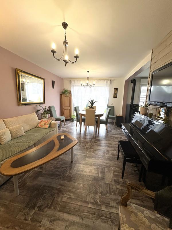 Maison - 99 m² - 4 pièces