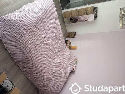 Chambre - 11 m² - 1 pièce