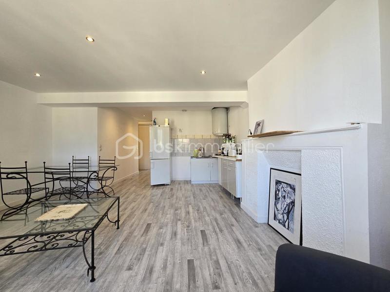 Immeuble - 85 m² - 3 pièces