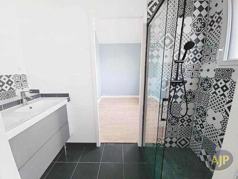 Maison - 147 m² - 8 pièces