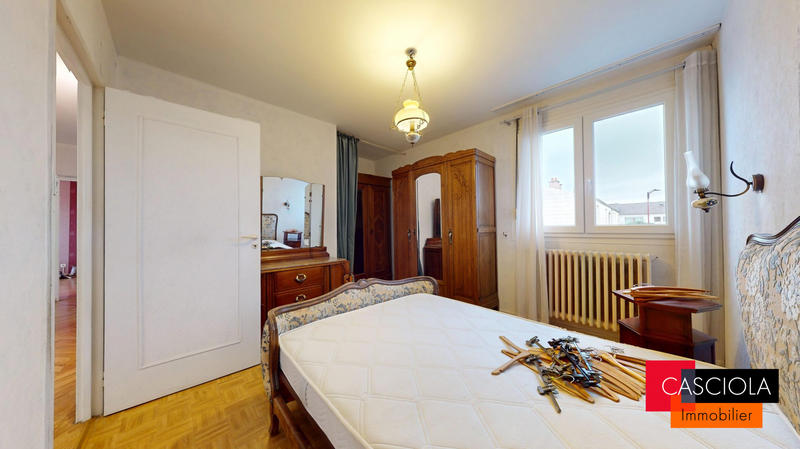 Maison - 94 m² - 6 pièces