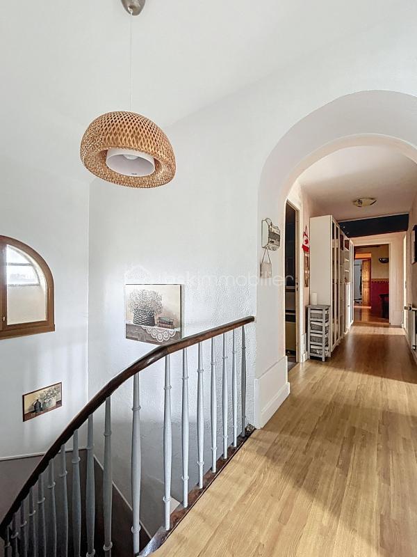 Corps de ferme - 300 m² - 8 pièces