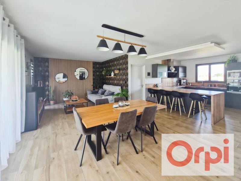 Maison - 93 m² - 4 pièces