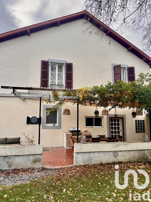 Maison - 201 m² - 6 pièces