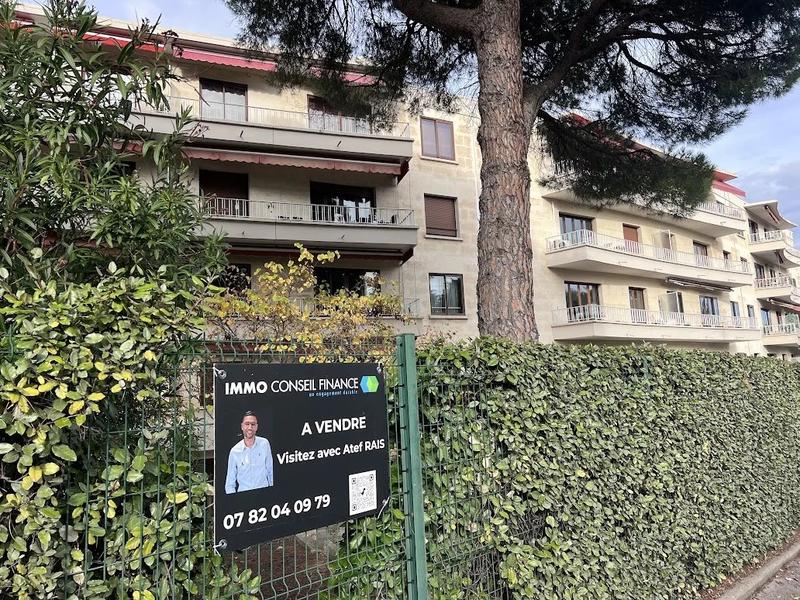 Appartement - 90 m² - 5 pièces