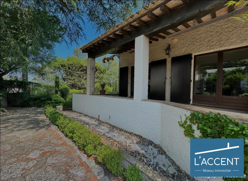 Villa - 239 m² - 7 pièces