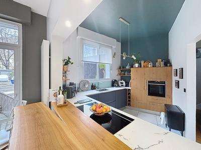 Maison de ville - 190 m² - 9 pièces