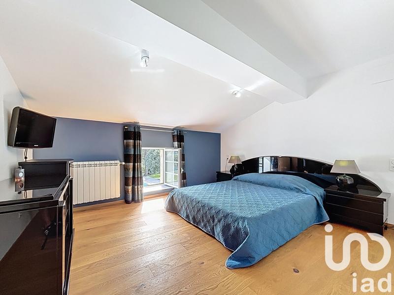 Maison - 660 m² - 16 pièces