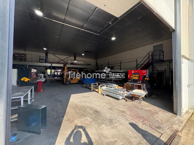 Entrepôt - 600 m²