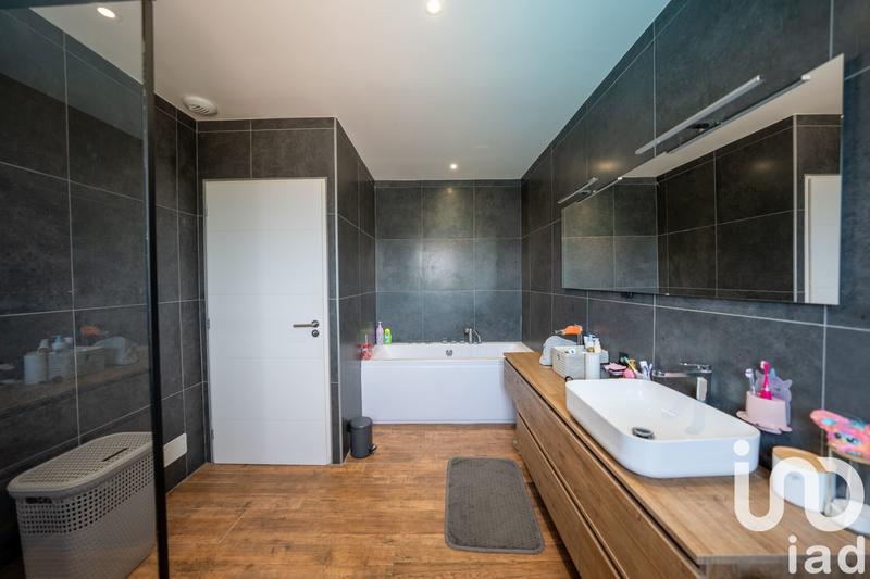 Maison - 150 m² - 4 pièces