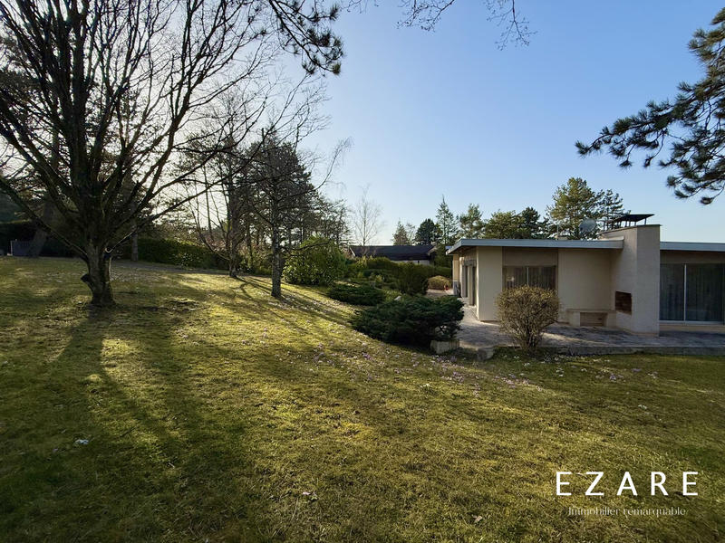 Maison - 221 m² - 8 pièces