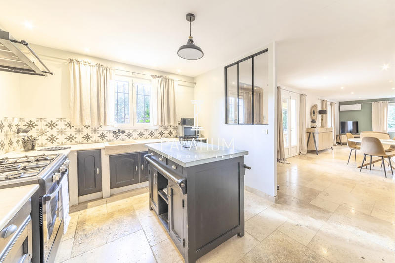 Maison - 147 m² - 6 pièces