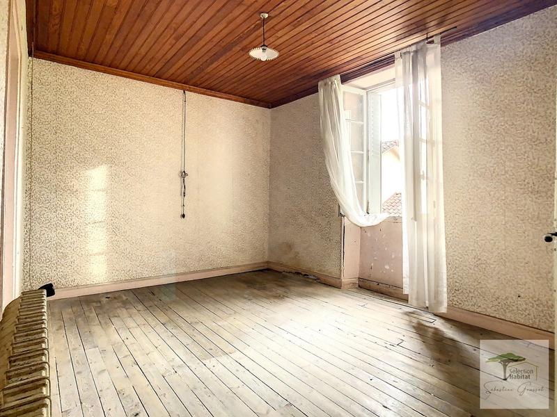 Maison - 180 m² - 8 pièces