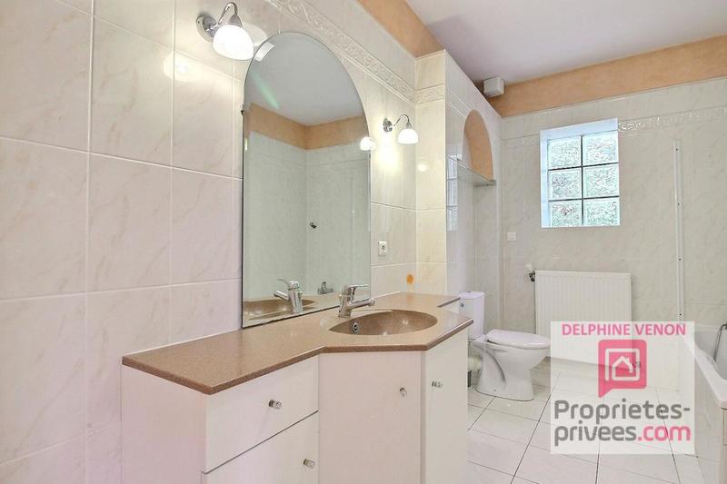 Maison - 202 m² - 6 pièces