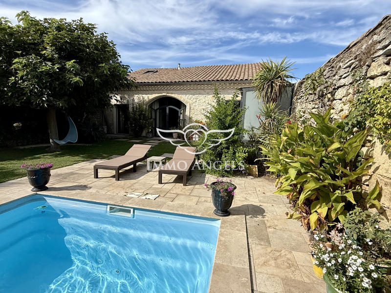 Maison ancienne - 261 m² - 8 pièces