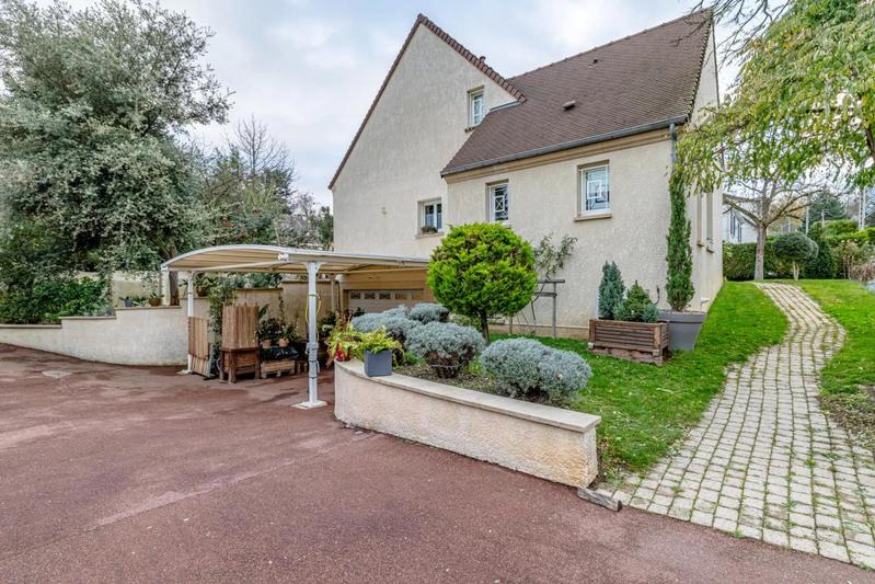 Maison - 175 m² - 5 pièces