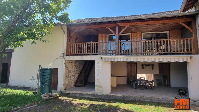 Demeure - 121 m² - 8 pièces