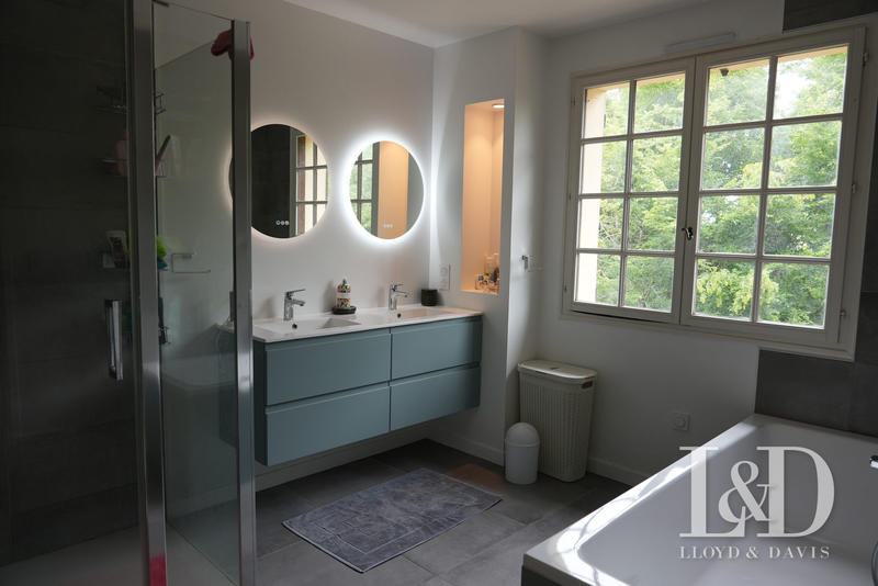 Maison - 190 m² - 7 pièces