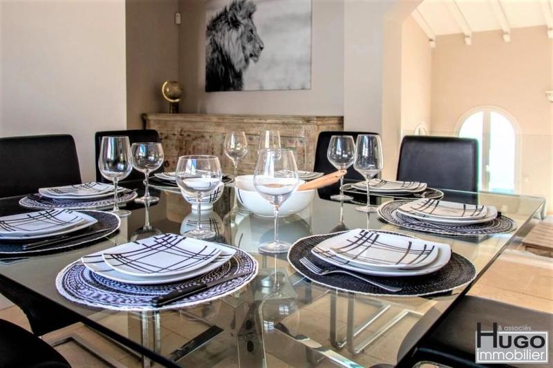 Villa - 355 m² - 10 pièces